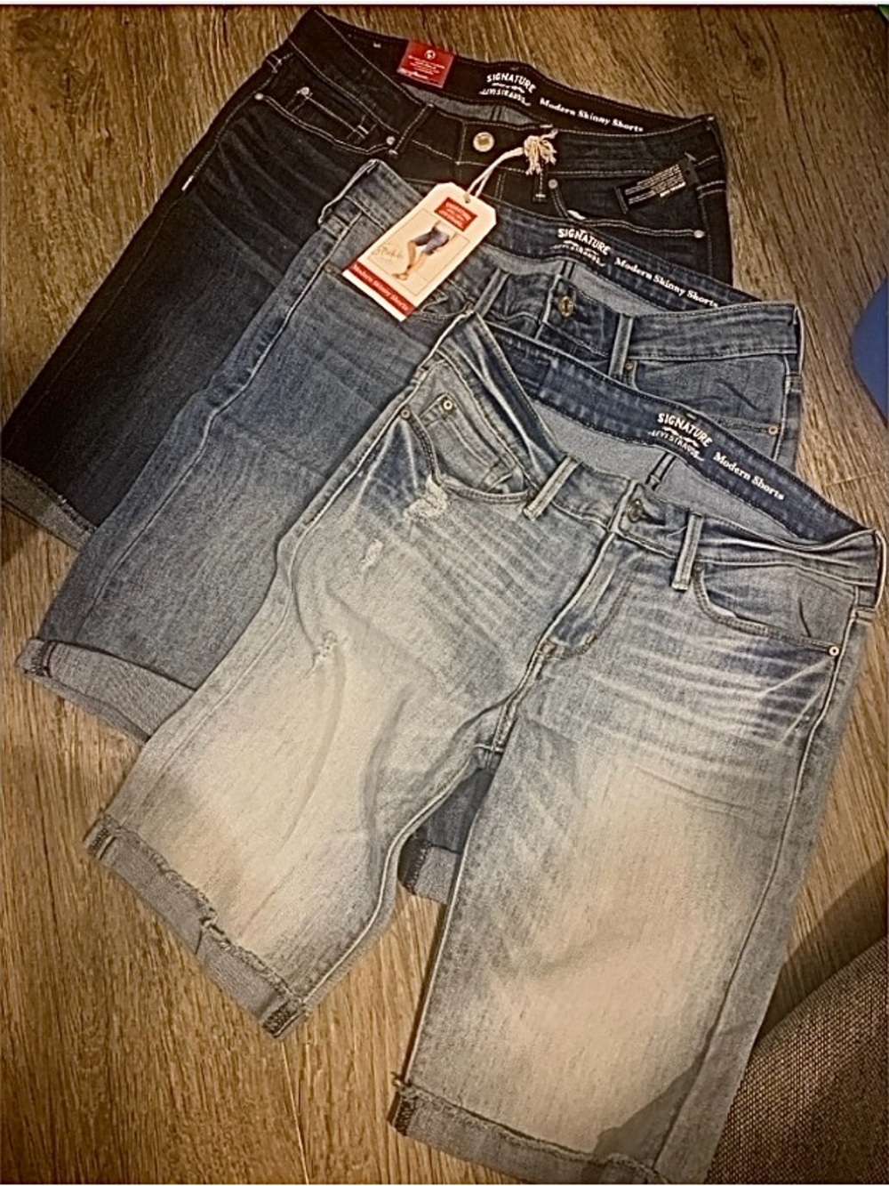 Levi Strauss Signature Modern Skinny Shorts Lot of 3 Women’s Size 4